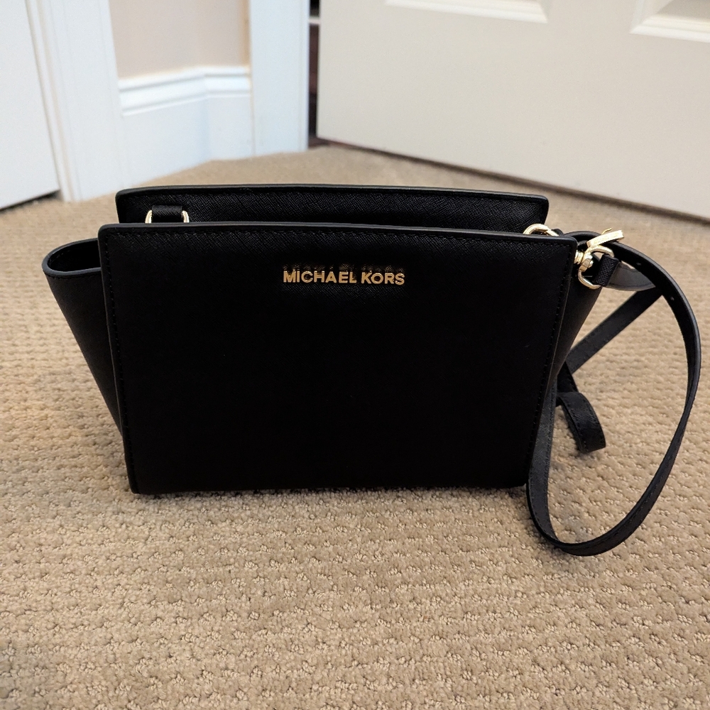 Michael Kors Black Shoulder Bag - Picture 2 of 8